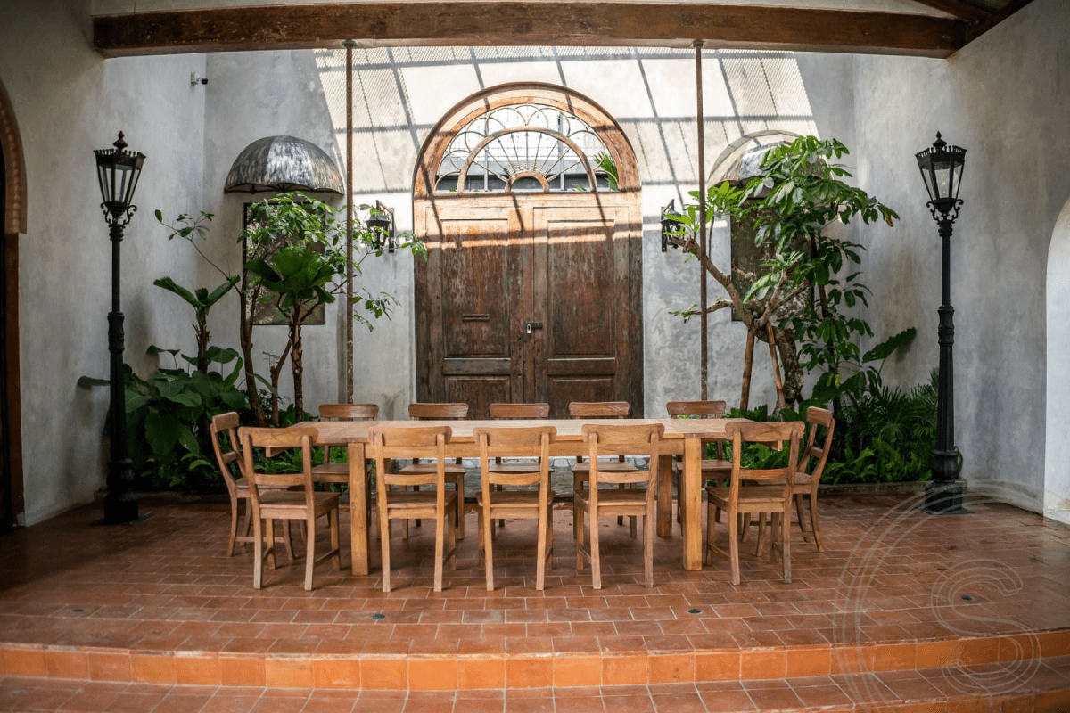 Uitschuifbare teak tafel set 200 + 12 stoelen