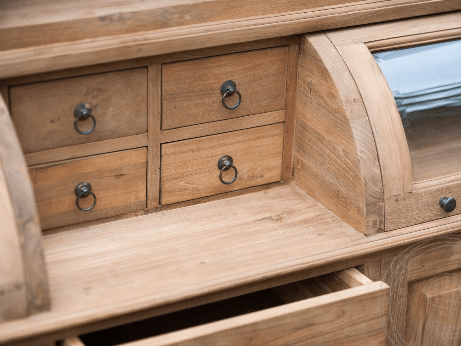 Teak grutterskast 210cm met bolle kleppen - Souren Meubels