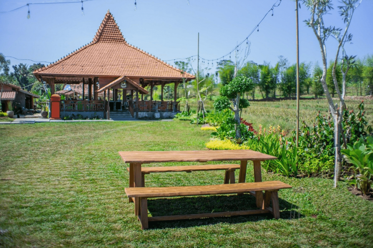 Teak tuintafel Java 220 x 100 + 2 teak tuinbanken Java 220