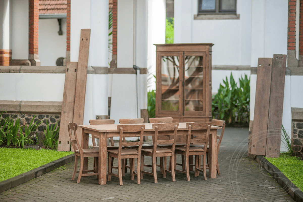 Teak tafel oud hout 200x100 + 8 stoelen