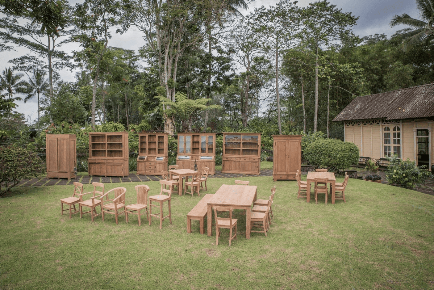 Teak vitrinekast 200cm - Souren Meubels