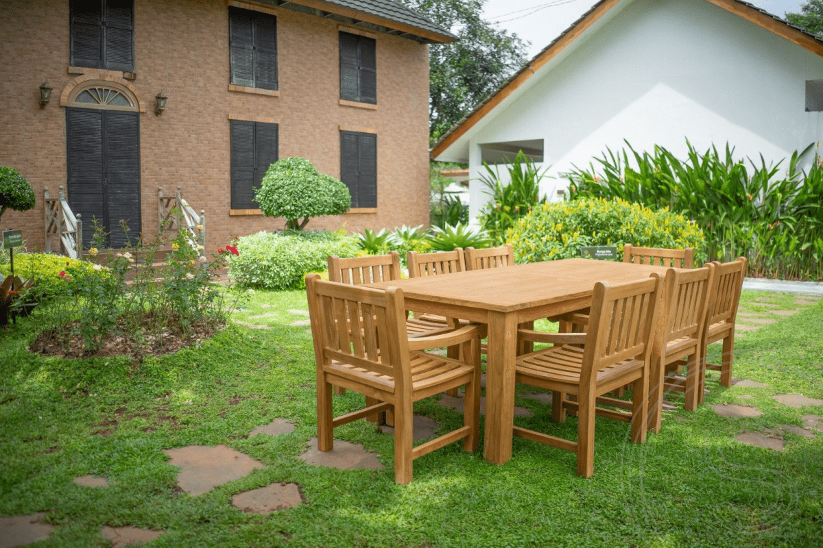 Teak tuintafel 240 x 100 + 8 tuinstoelen elephant