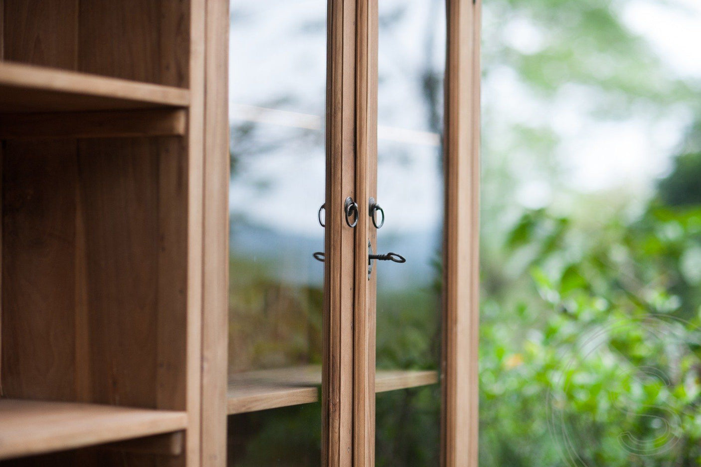 Teak grutterskast 160cm met bolle kleppen - Souren Meubels