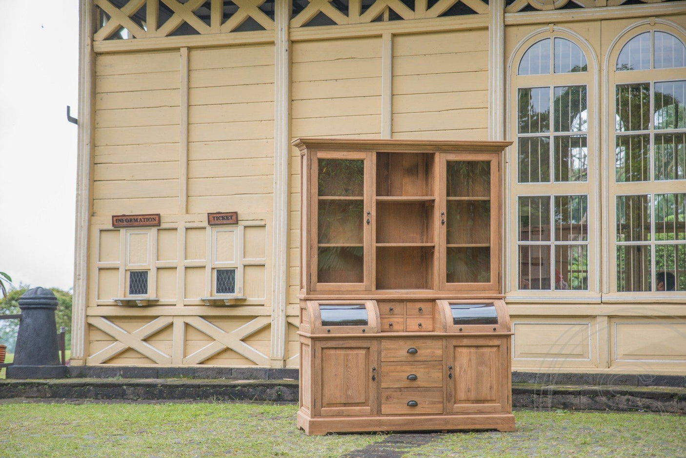 Teak grutterskast 160cm met bolle kleppen - Souren Meubels
