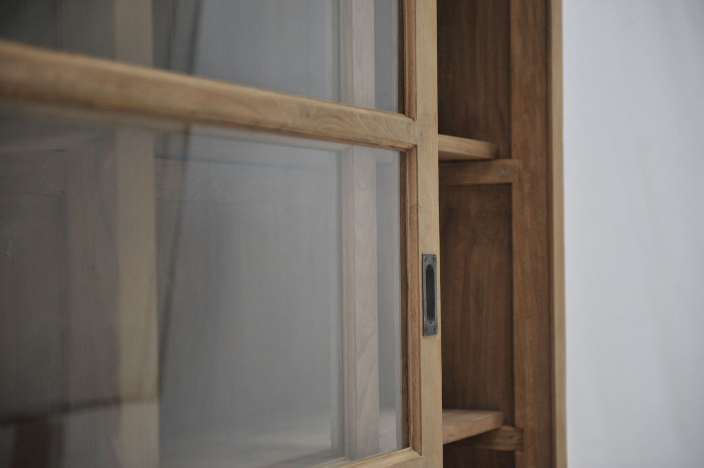 Teak vitrinekast 140cm - Souren Meubels