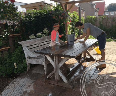 Teak tuintafel reinigen - Souren Meubels
