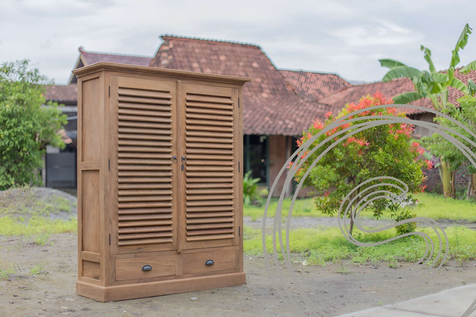 Teak kast met Louvre deuren