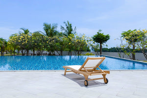 Teak Batyline ligbed wit – Massief teak met wielen