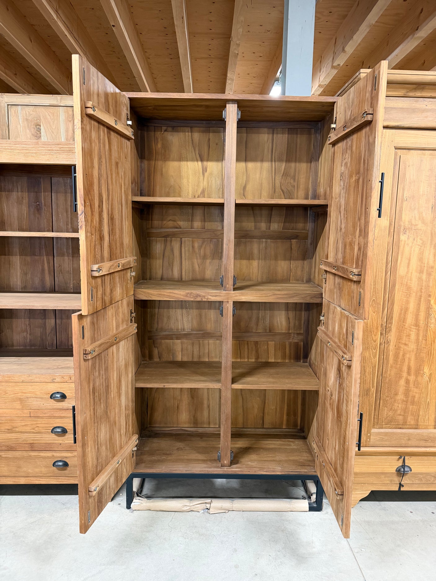 Teak kast carving - 100x40x220cm