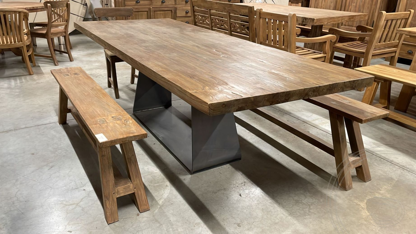 Teak tafel stalen Wang poot
