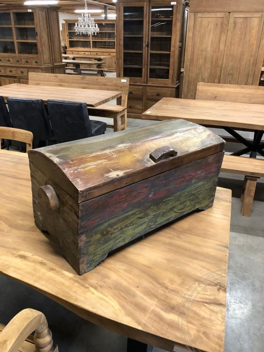 Teak kist paint