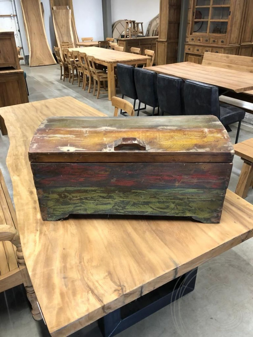 Teak kist paint