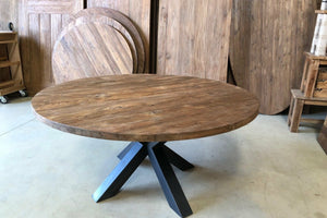 Ronde teak tafel stalen onderstel