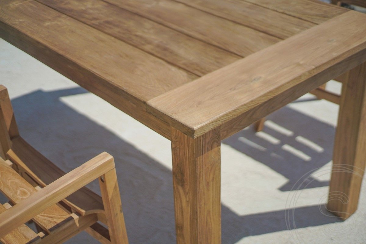 Teak tuintafel 220x100cm + 6 stapelstoelen