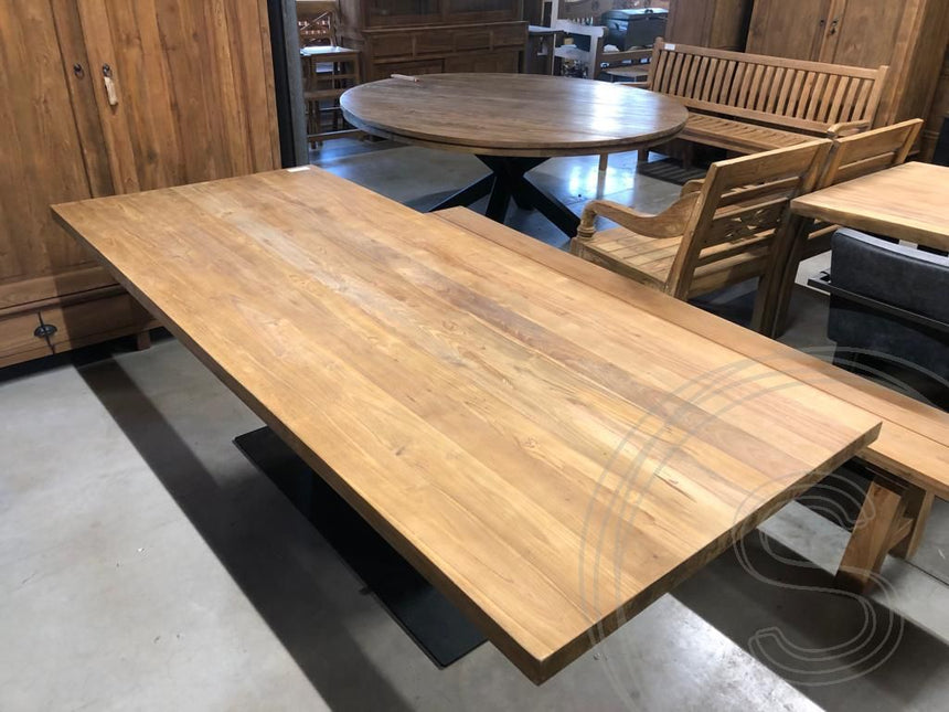 Teak kloostertafel met stalen kolompoot