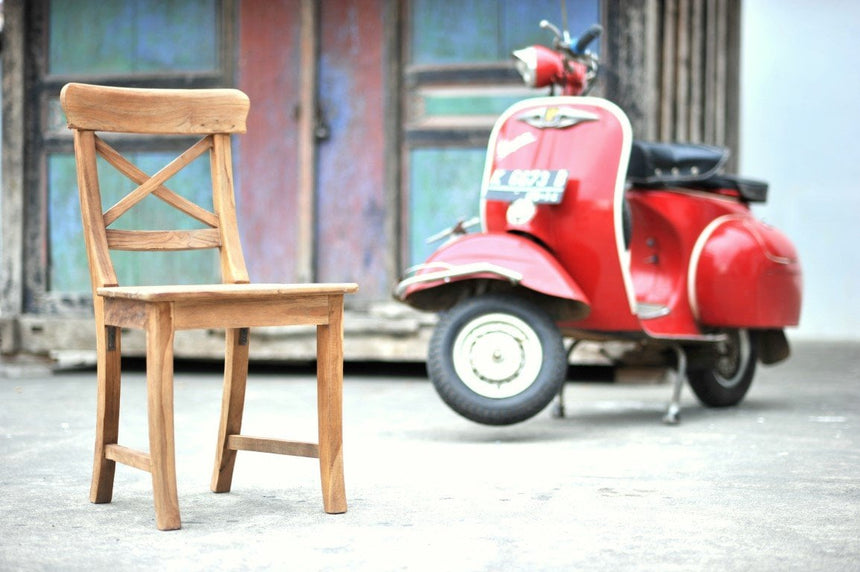 teak stoel kruis