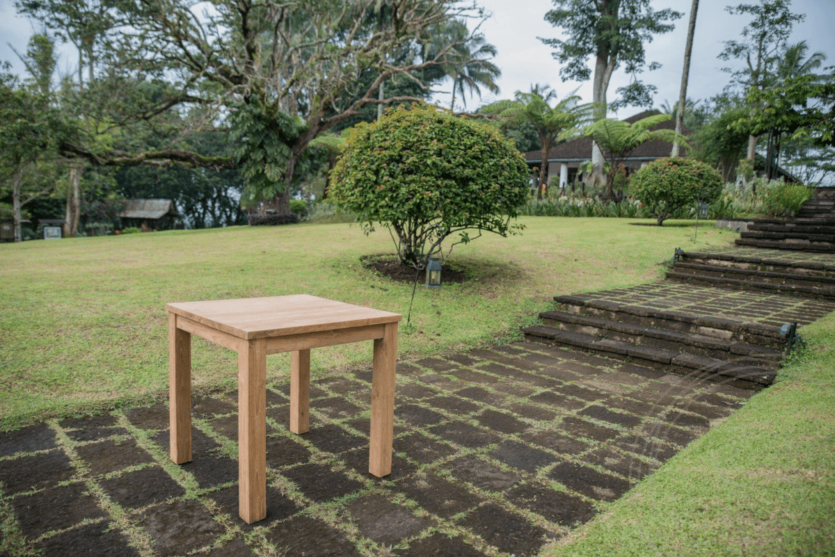 Teak tafel 80x80 + 4 stoelen