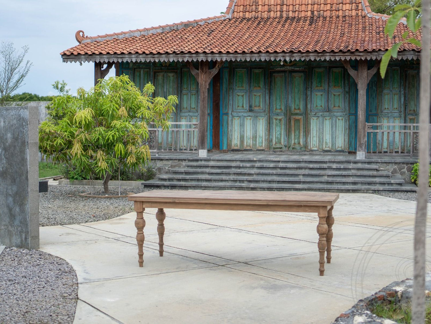 Tafel anteak 220x90cm gedraaide poten