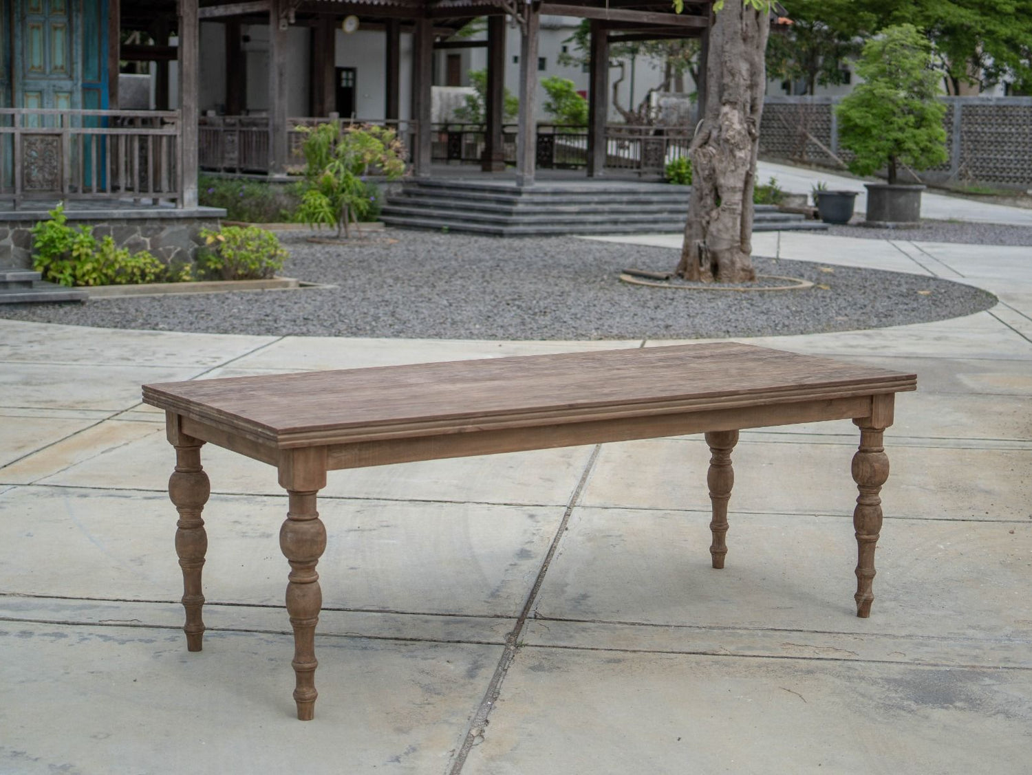 Tafel anteak 220x90cm gedraaide poten