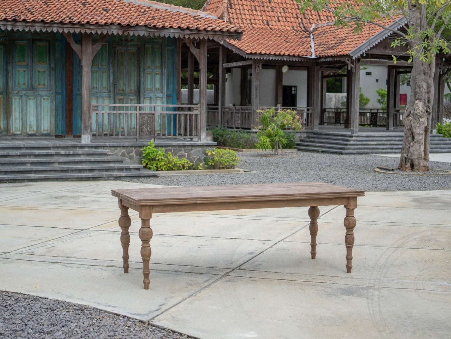 Tafel anteak 220x90cm gedraaide poten