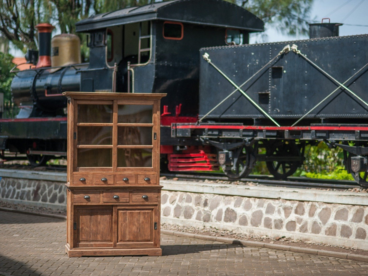 Teak vitrinekast 130cm oud hout - Souren Meubels